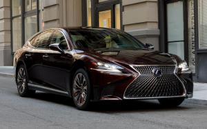 Lexus LS500h AWD 2017 года (NA)